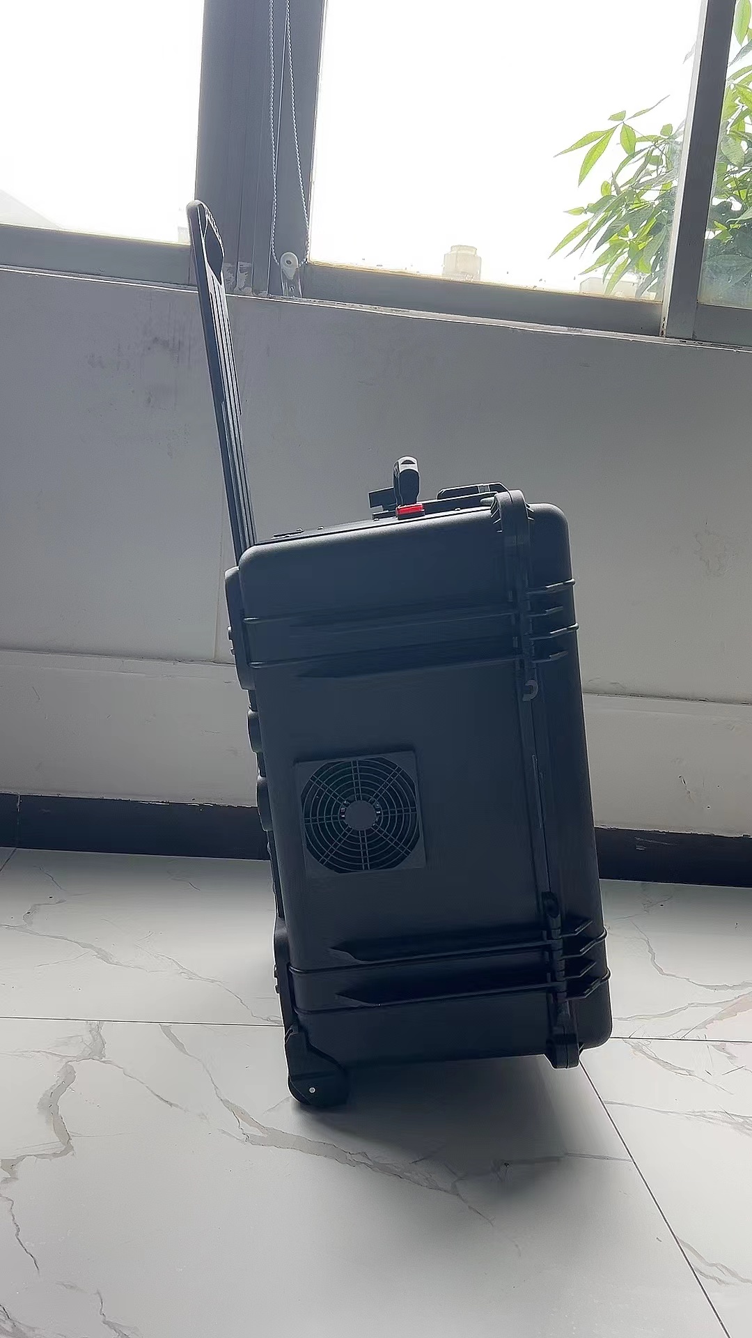 广阳手拉箱型移动通信干扰器